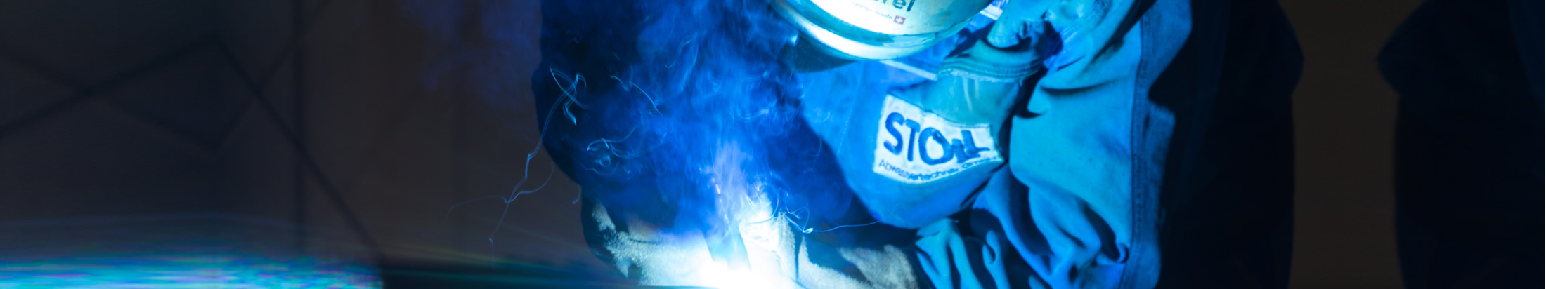 Stoll Abwassertechnik - Schweißer bei der Arbeit